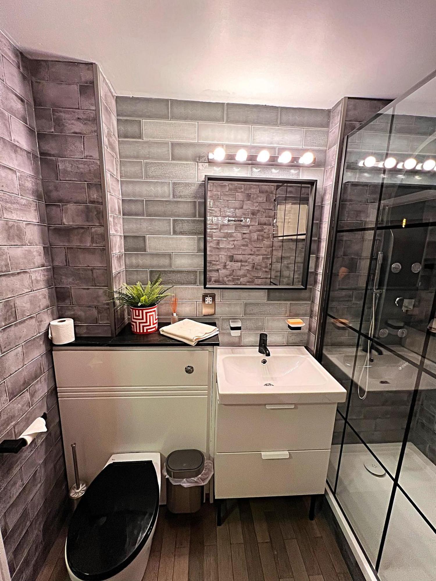 Latitude Chinatown Central Apartment Бирмингем Экстерьер фото